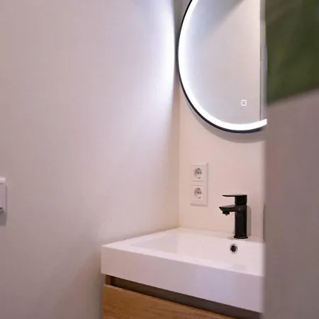 Beautiful Apartment In The Beloved Nijmegen East Casa de Férias *